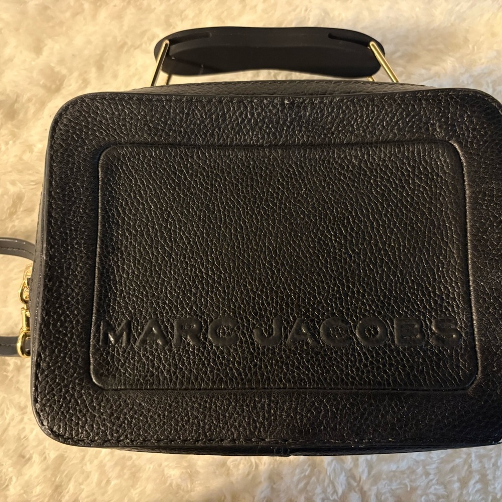 Marc Jacobs Black Messenger Bag with Textured Leather Finish